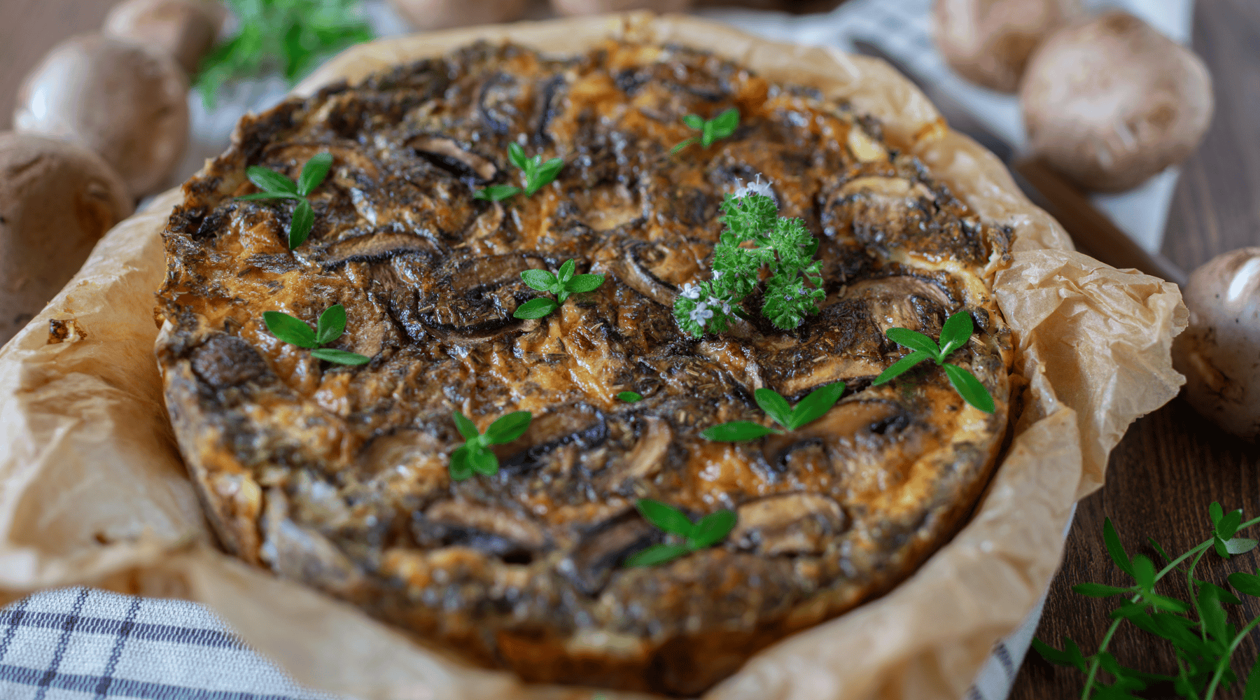 Quiche forestière aux champignons et épinards Image