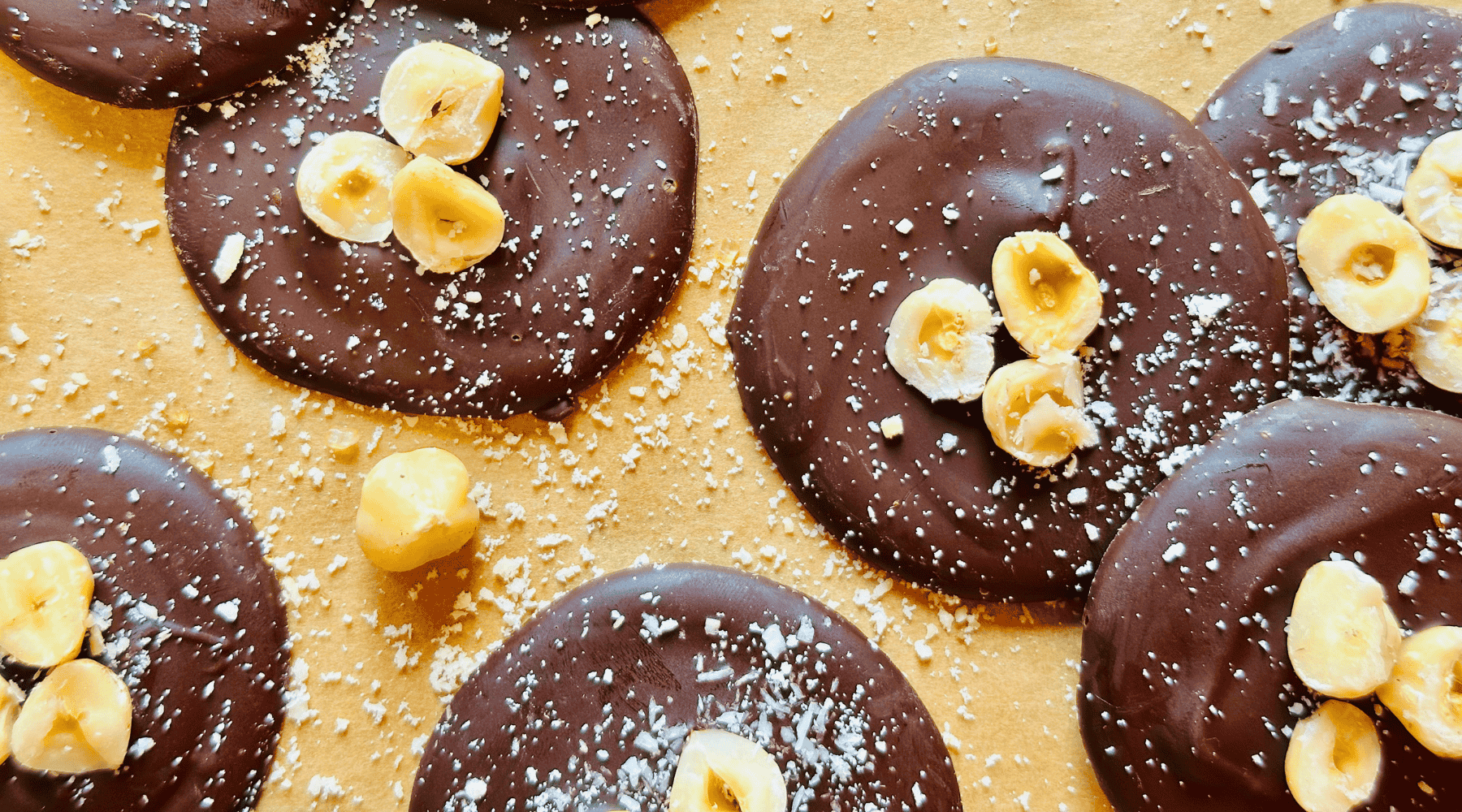 Mendiants au chocolat noir et noisette : la recette facile et gourmande à offrir