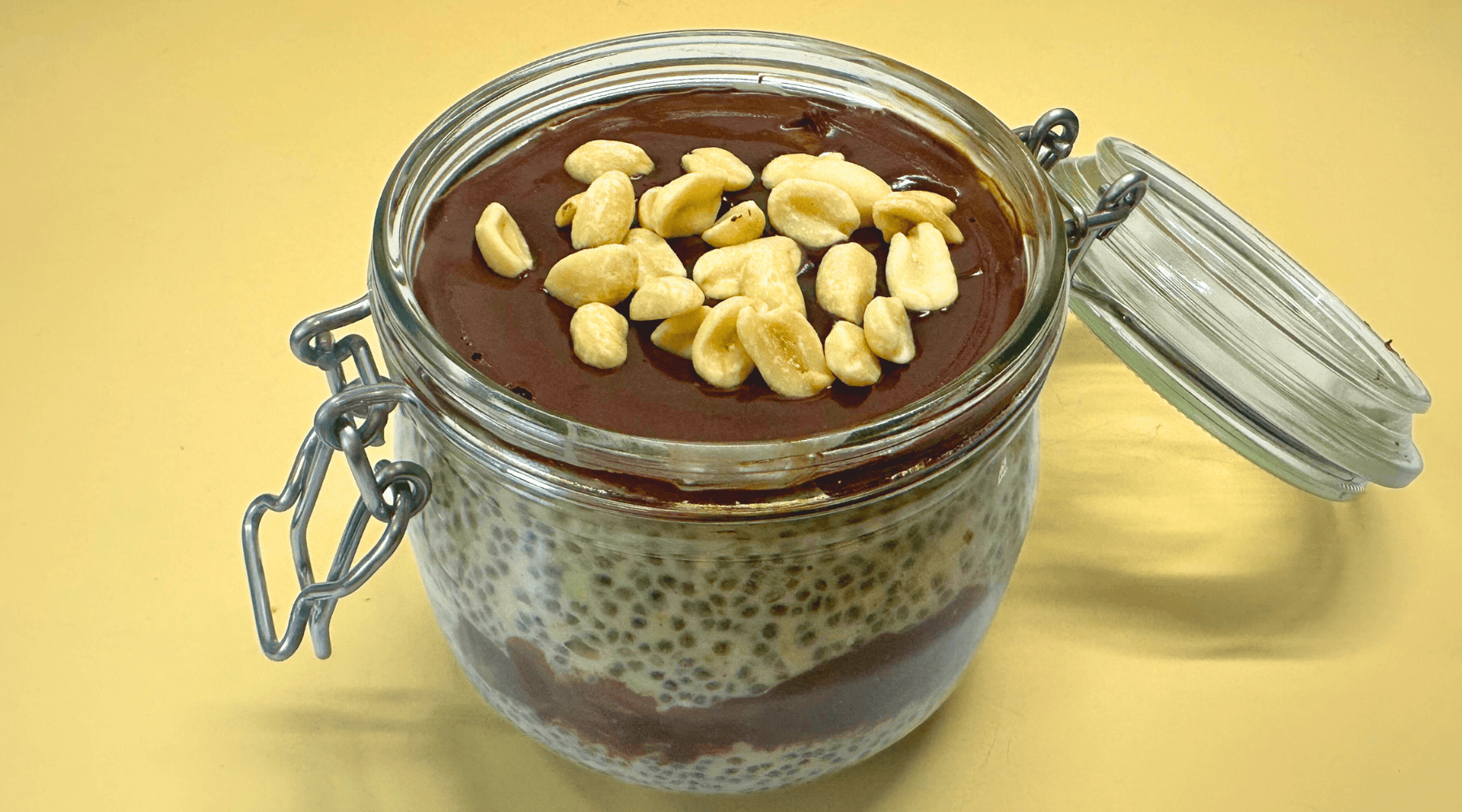 Overnight porridge façon Snickers : un petit-déjeuner ultra gourmand