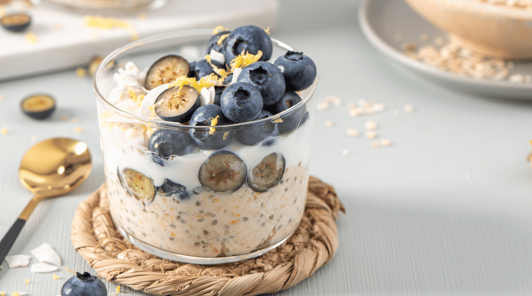 Overnight porridge citron et myrtilles : la recette fraîche, simple et sans cuisson Image