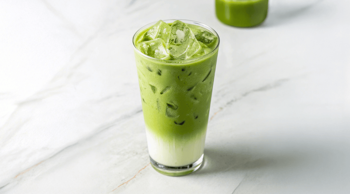 Matcha latte glacé : la boisson fraîche et pleine d’énergie