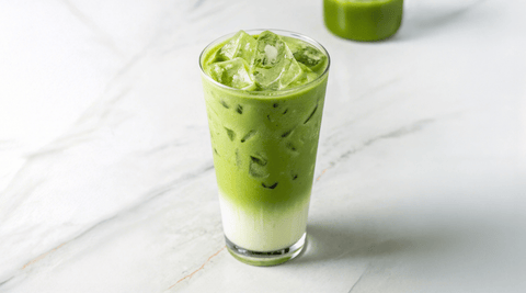 Matcha latte glacé : la boisson fraîche et pleine d’énergie